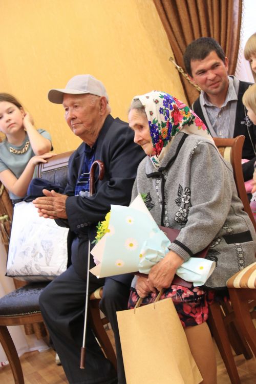 В честь Международного дня семьи в Уруссинском РДК состоялось чествование супружеских пар