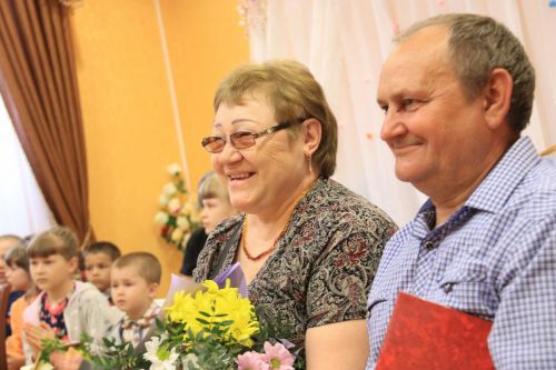 В честь Международного дня семьи в Уруссинском РДК состоялось чествование супружеских пар