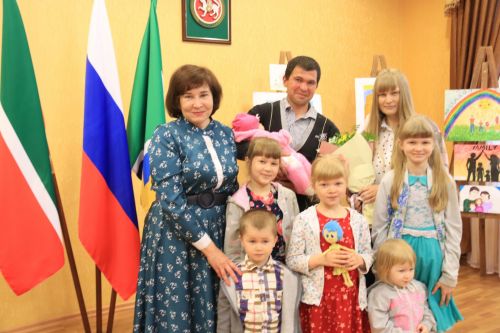 В честь Международного дня семьи в Уруссинском РДК состоялось чествование супружеских пар