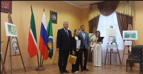 Награждение победителей муниципального этапа Республиканского конкурса рисунков «Моя семья-мое богатство»