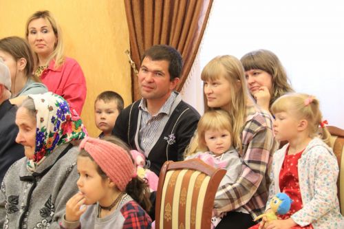 В честь Международного дня семьи в Уруссинском РДК состоялось чествование супружеских пар