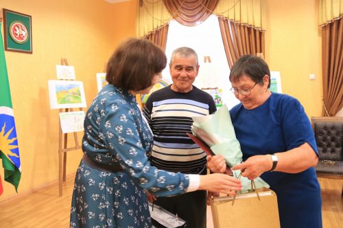 В честь Международного дня семьи в Уруссинском РДК состоялось чествование супружеских пар