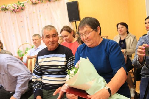 В честь Международного дня семьи в Уруссинском РДК состоялось чествование супружеских пар