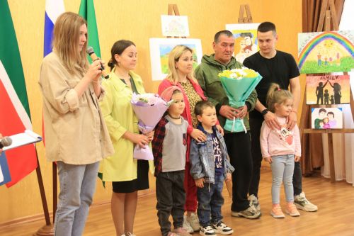 В честь Международного дня семьи в Уруссинском РДК состоялось чествование супружеских пар
