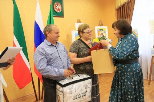 В честь Международного дня семьи в Уруссинском РДК состоялось чествование супружеских пар