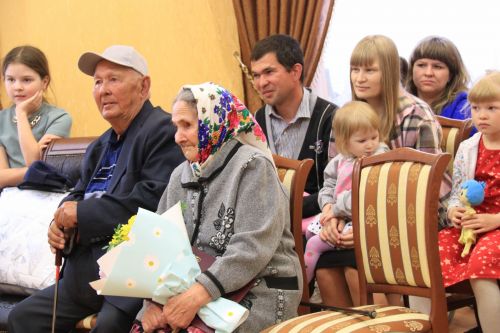 В честь Международного дня семьи в Уруссинском РДК состоялось чествование супружеских пар