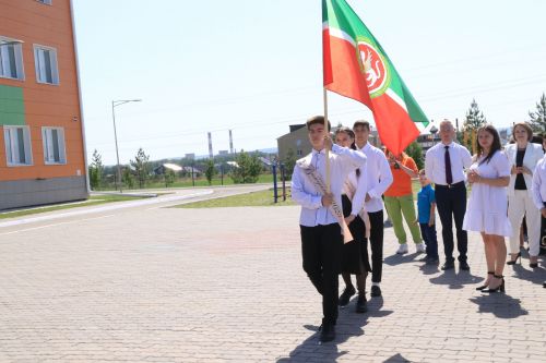 Прощай школа, здравствуй взрослая жизнь!