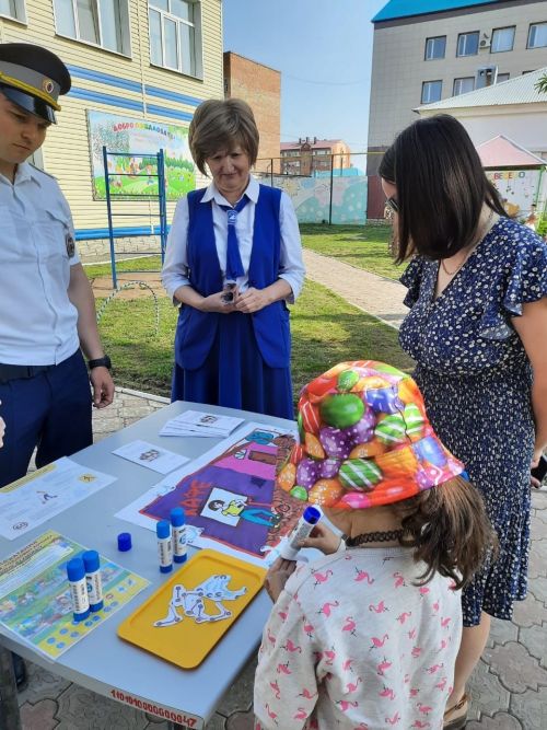 В уруссинском детском саду прошла акция для родителей «Яркое и безопасное лето на самокате»