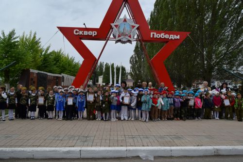 Детсадовцы маршировали у «Вечного огня»
