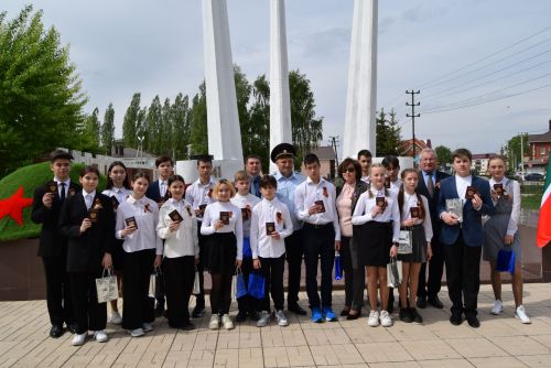 Школьникам района торжественно вручили паспорта