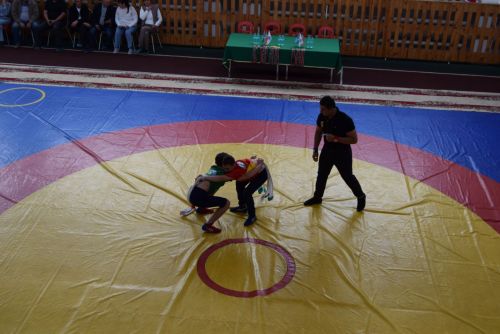 В Уруссу состоялось открытие Чемпионата Ютазинского района по национальной борьбе корэш