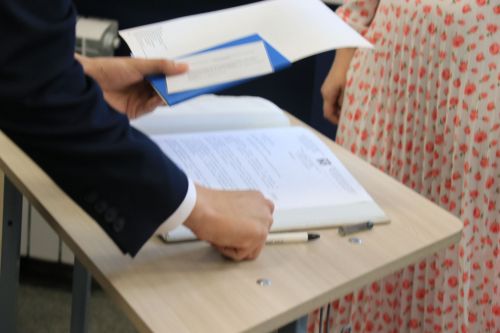 Уруссинским школьникам вручены аттестаты