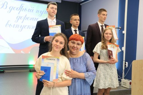 Уруссинским школьникам вручены аттестаты
