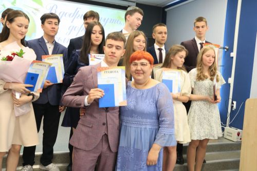 Уруссинским школьникам вручены аттестаты