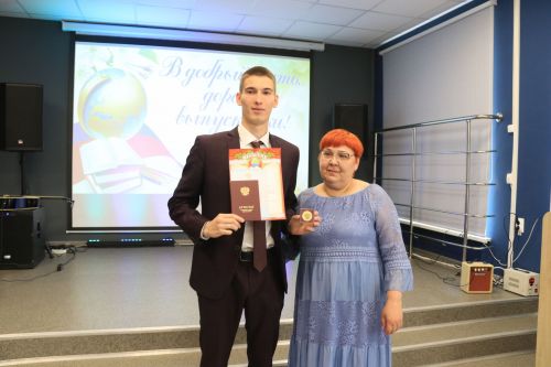 Уруссинским школьникам вручены аттестаты