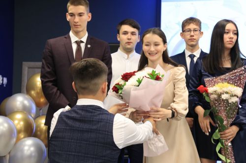 Уруссинским школьникам вручены аттестаты