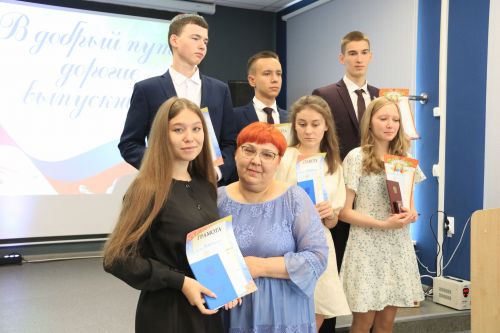 Уруссинским школьникам вручены аттестаты