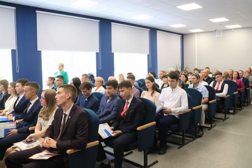 Уруссинским школьникам вручены аттестаты
