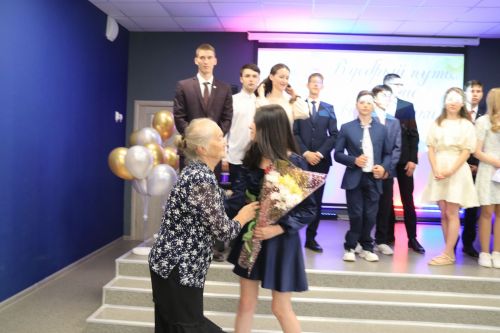 Уруссинским школьникам вручены аттестаты
