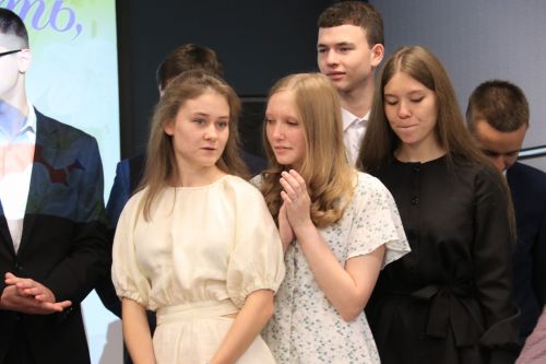 Уруссинским школьникам вручены аттестаты
