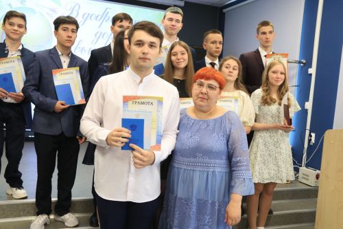 Уруссинским школьникам вручены аттестаты