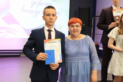 Уруссинским школьникам вручены аттестаты