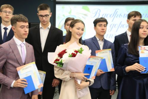 Уруссинским школьникам вручены аттестаты