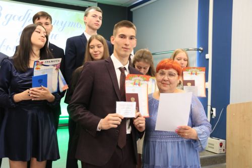 Уруссинским школьникам вручены аттестаты