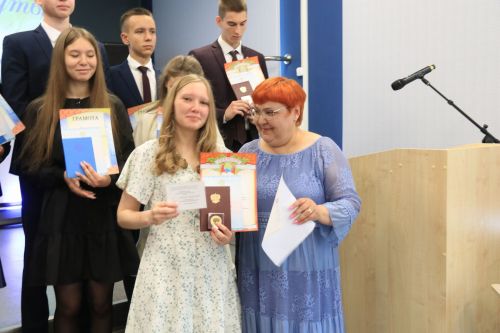 Уруссинским школьникам вручены аттестаты