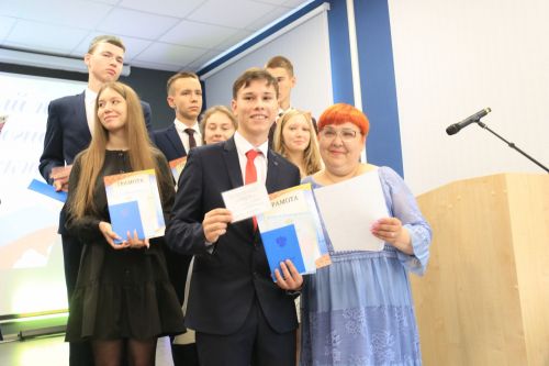 Уруссинским школьникам вручены аттестаты