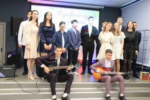 Уруссинским школьникам вручены аттестаты