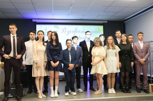 Уруссинским школьникам вручены аттестаты