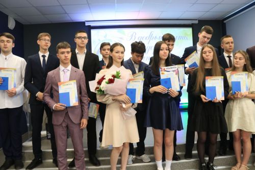 Уруссинским школьникам вручены аттестаты