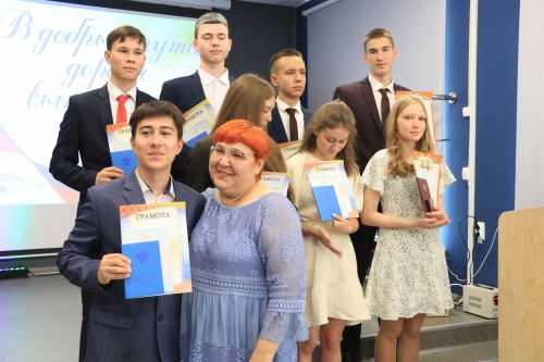Уруссинским школьникам вручены аттестаты