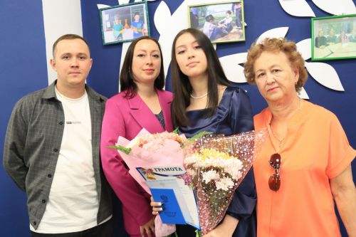 Уруссинским школьникам вручены аттестаты