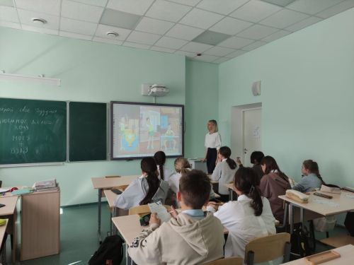В Уруссинской гимназии стартовали профориентационные курсы «Россия — мои горизонты»