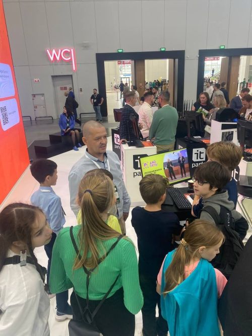 Гимназисты представили Ютазинский район на международном форуме Kazan Digital Week 2023