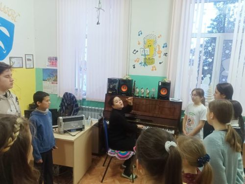 Ребята театральной студии  «Юные таланты» готовят новую постановку