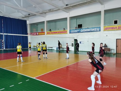Волейбольная команда «Уруссинка» сыграла с туймазинской командой