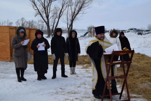 На Абсалямовском озере освятили Крещенскую прорубь