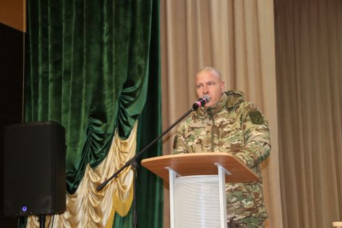 Приехавший в отпуск боец из Ютазов поблагодарил земляков