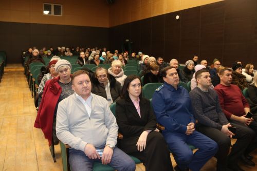 Приехавший в отпуск боец из Ютазов поблагодарил земляков