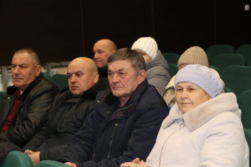 Приехавший в отпуск боец из Ютазов поблагодарил земляков