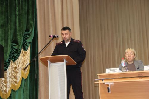 Приехавший в отпуск боец из Ютазов поблагодарил земляков