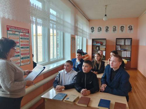 В рамках проекта «Пушкинская карта» в Каракашлинской ООШ провели квест- игру «Путешествие с гением»