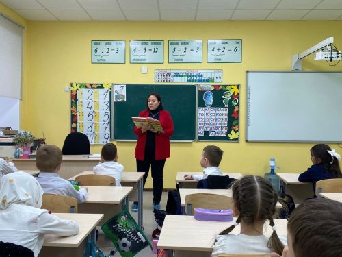 Познавательный час «18 ноября – День рождение Деда Мороза»