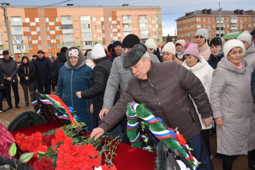 Он служил главным корабельным старшиной