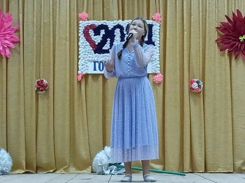 В селе Абсалямово детский вокальный коллектив «Юные таланты» вместе с хореографическим ансамблем «Сююмбике» провели яркий концерт