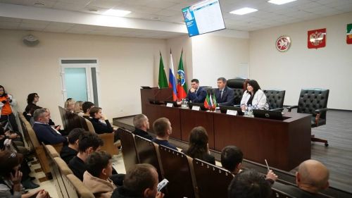 Камское автомобильное предприятие устроило встречи с потенциальными работниками из Бавлинского и Ютазинского районов Татарстана на этой неделе