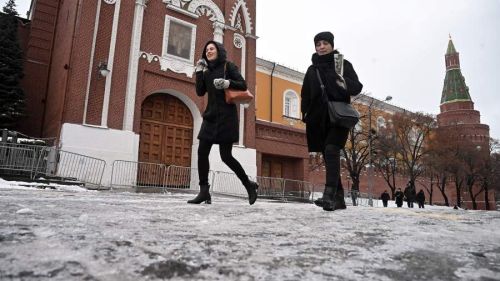 Врач предоставила рекомендации по предотвращению травм в условиях гололедицы